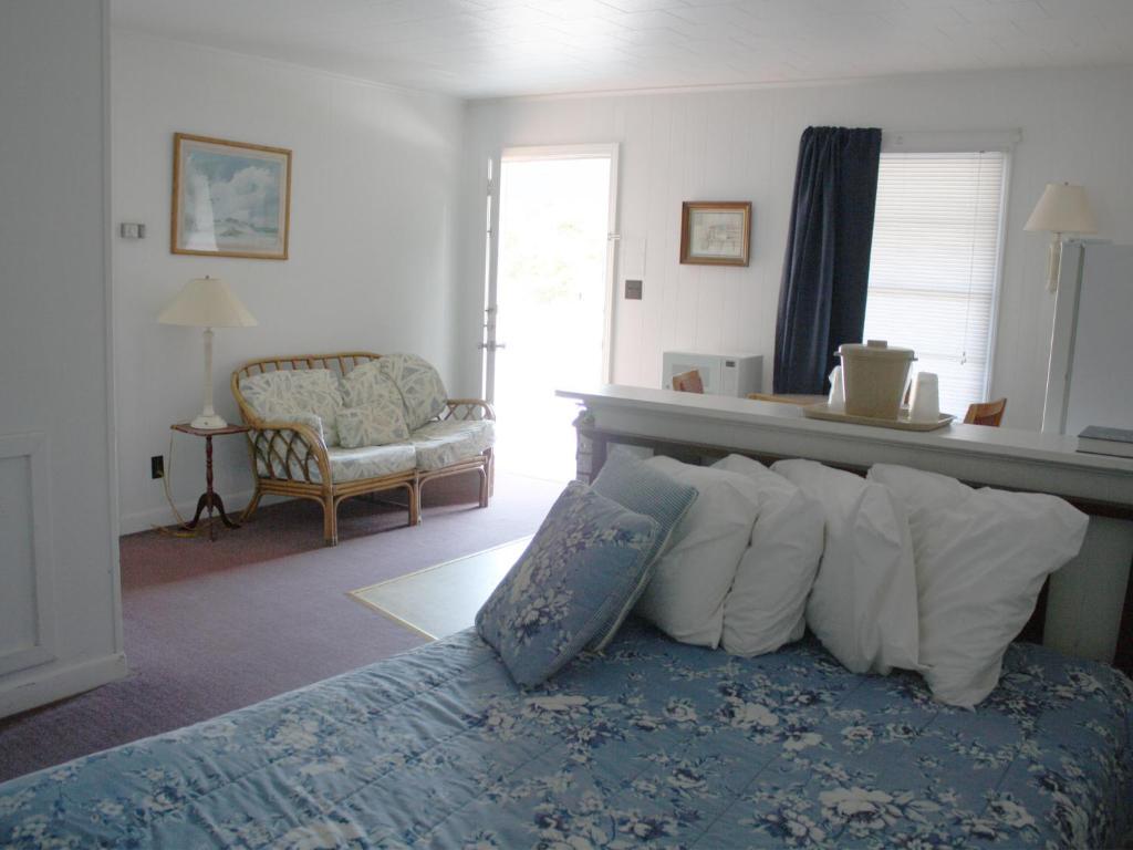 Falcon Motel Buxton Room photo