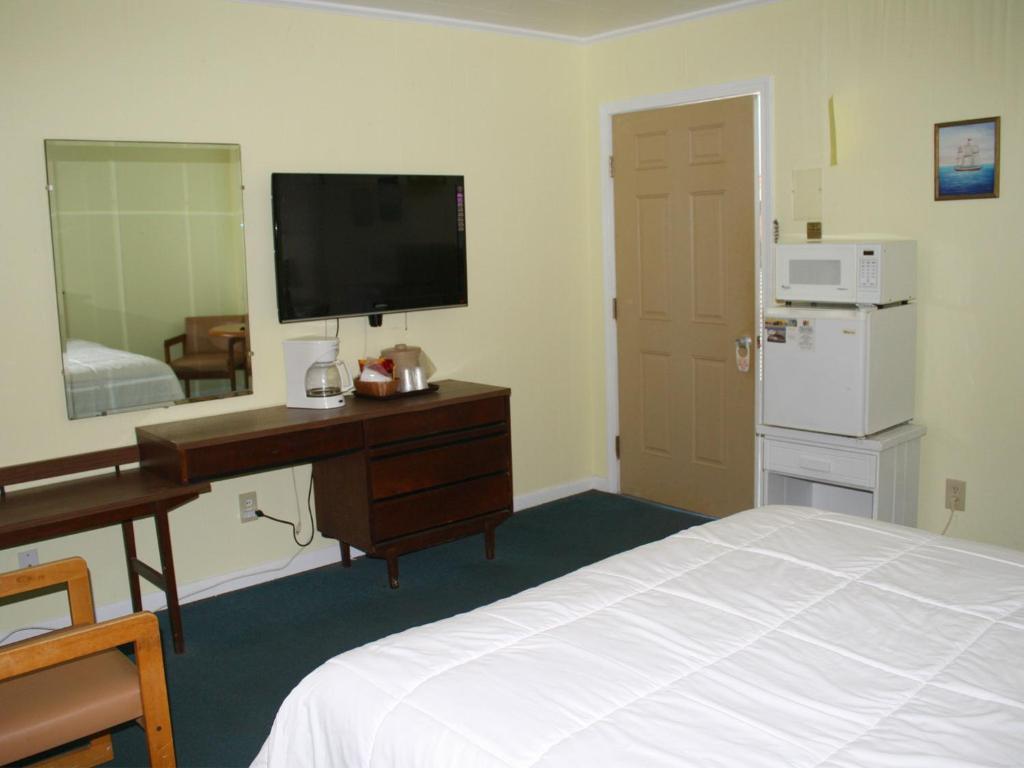 Falcon Motel Buxton Room photo