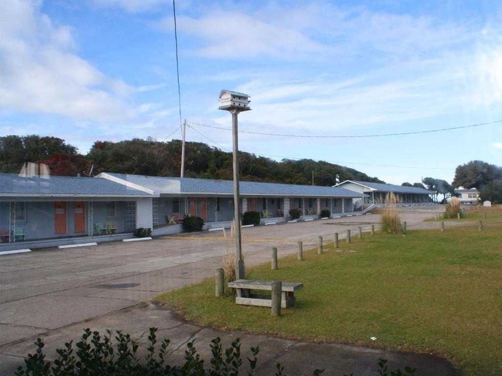 Falcon Motel Buxton Exterior photo